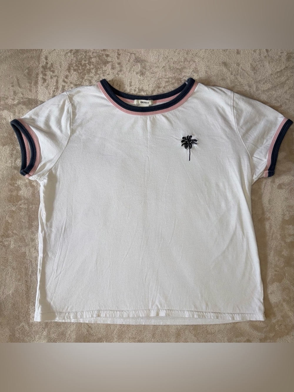 Forever 21 Womens Cropped White T-Shirt - Pink & Navy Trim Palm Tree Top, Size L
